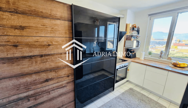 stan Metković, renoviran stan, jednosoban stan, prodaja stana Unka, nekretnine Metković, stan s namještajem, ekonomičan stan, investicija Metković, stan za obitelj, useljiv stan.