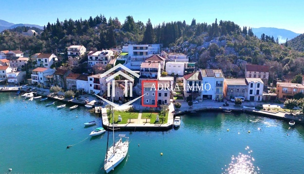 0 0, Ploče, Dubrovačko-neretvanska županija 20340, ,2 BathroomsBathrooms,Kuća,Prodaja,1028