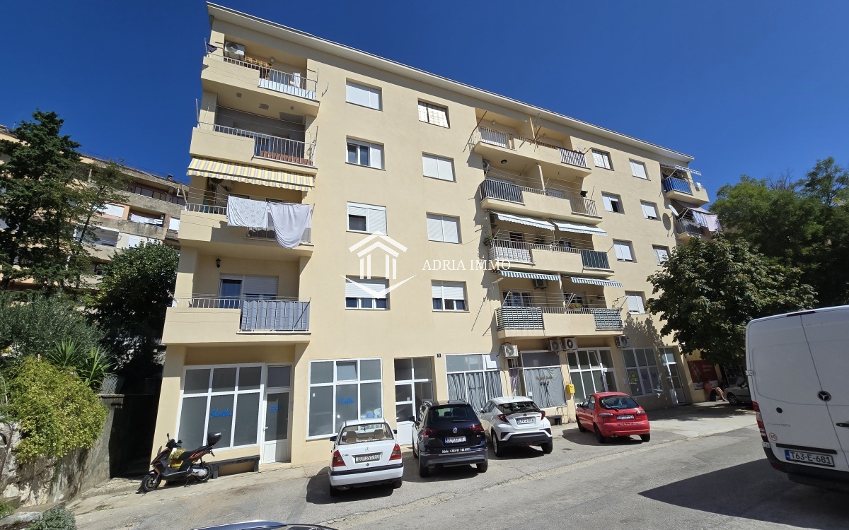 Rogotinska ulica, Ploce, Dubrovačko-neretvanska županija 20340, 6 Prostorije Prostorije,1 KupatiloBathrooms,Stan,Prodaja,Rogotinska ulica,4,1049